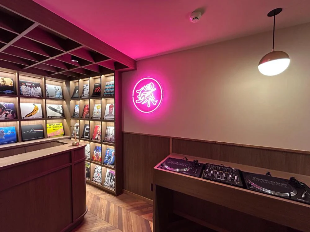 BAND HOTEL HAKATA by PIECE